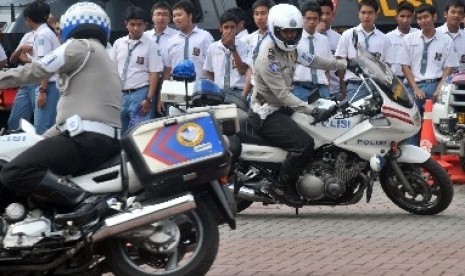 Kendaraan polisi berotator