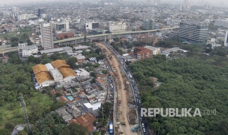 Severe traffic jam occured as a result of Mampang underpass construction, Rasuna Said, South Jakarta, on Tuesday (July 25).