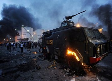 Kendaraan water cannon milik polisi