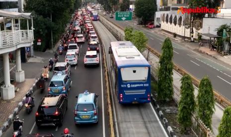 Kepadatan lalu lintas di kawasan Jakarta Selatan