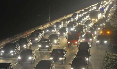 Kepadatan tol Jakarta-Cikampek.