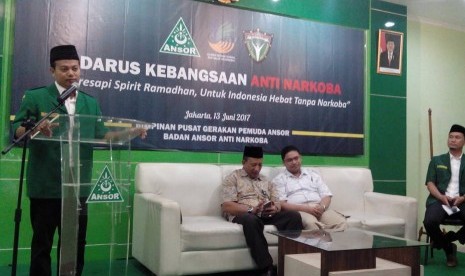 Kepala Badan Ansor Anti Narkoba (BAANAR) Nasional, Idy Muzayyad pada acara Tadarus Kebangsaan Anti Narkoba yang diadakan atas kerjasama dengan Pusat Penyuluhan Sosial (Puspensos) Kementrian Sosial RI di Kantor GP ANSOR, Jalan Kramat Raya 65A, Jakarta, Selasa (13/6). 