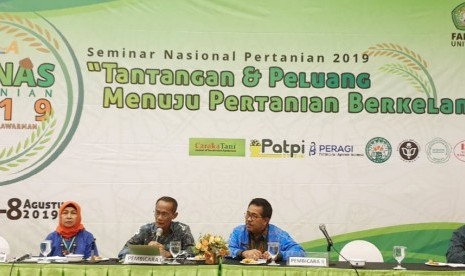 Kepala Badan Ketahanan Pangan Agung Hendriadi (tengah) berbicara tentang ketahanan pangan. Diversifikasi pangan lokal menjadi salah satu strategi ketahanan pangan yang saat ini digaungkan oleh Kementerian Pertanian.