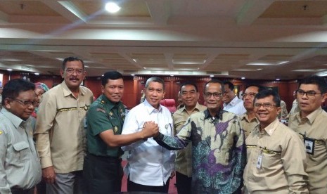 Kepala Badan Ketahanan Pangan (BKP) Kementerian Pertanian Agung Hendriadi memimpin Rapat Koordinasi (Rakor) Serapan Gabah/Beras Petani (Sergap) 2019 di Kantor Perum BULOG, Senin (7/1).