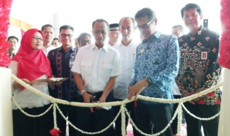 Kepala Badan Ketahanan Pangan Kementan Agung Hendriadi dan Gubernur Sumatra Barat Irwan Prayitno meresmikan TTIC