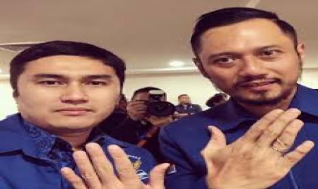  Kepala Badan Komunikasi Strategis DPP Partai Demokrat, Herzaky Mahendra Putra bersama Ketua Umum Partai Demokrat Agus Harimurti Yudhoyono