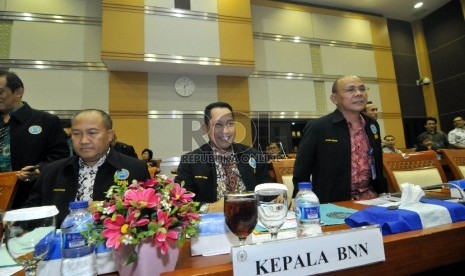 Kepala BNN Komisaris Jenderal Budi Waseso (tengah) saat menghadiri rapat dengar pendapat (RDP) dengan Komisi III DPR di Kompleks Parlemen, Jakarta, Selasa (15/9). (Republika/Rakhmawaty La'lang) 