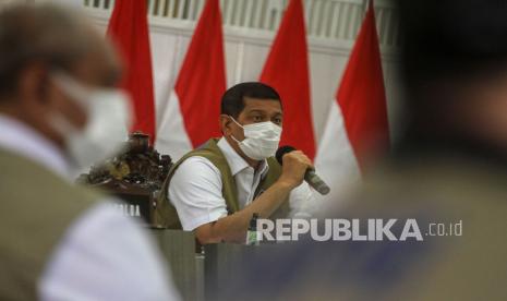 Kepala Badan Nasional Penanggulangan Bencana (BNPB) yang juga Ketua Satuan Tugas Penanganan Covid-19 Letjen TNI Doni Monardo memberikan pengarahan ketika Rapat Koordinasi Penanganan Covid-19 dan Mitigasi Bencana bersama Forkopimda Provinsi Riau di Pekanbaru, Riau, Kamis (22/4/2021). Dalam rakor tersebut, Kepala BNPB kembali menegaskan larangan mudik Lebaran tahun ini guna mencegah penyebaran Covid-19.