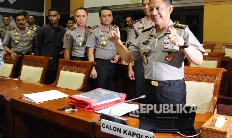 Kepala Badan Nasional Penangulangan Teroris (BNPT) Tito Karnavian saat akan menjalani Uji Kepatutan dan Kelayakan Kapolri dengan Komisi III di Kompleks Parlemen Senayan, Jakarta, Kamis (23/6)