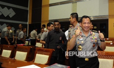 Kepala Badan Nasional Penangulangan Teroris (BNPT) Tito Karnavian saat akan menjalani Uji Kepatutan dan Kelayakan Kapolri dengan Komisi III di Kompleks Parlemen Senayan, Jakarta, Kamis (23/6)