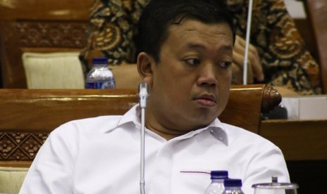 Kepala Badan Nasional Penempatan dan Perlindungan Tenaga Kerja Indonesia (BNP2TKI) Nusron Wahid mengikuti rapat dengar pendapat dengan Komisi IX di Kompleks Parlemen Senayan, Jakarta, Kamis (9/2). 