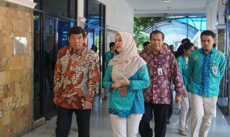 Kepala Badan Pendidikan dan Pelatihan Keuangan (BPPK), Rionald Silaban menerima kunjungan Sekretaris Jenderal WCO Kunio Mikuriya dan Head of WCO Regional Office for Capacity Building (ROCB) Asia Pacific, Norikazu Kuramoto, di Pusdiklat Bea Cukai, Jumat (26/7).