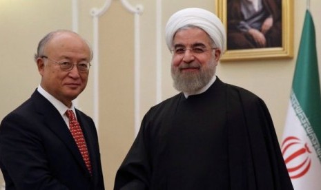 Kepala badan pengawas nuklir dunia IAEA Yukiya Amano juga bertemu dengan Presiden Iran Hassan Rouhani, Ahad, 20 September 2015.