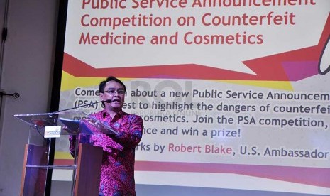 Kepala Badan Pengawasan Obat dan Makanan (BPOM) Roy A. Sparingga saat memberikan sambutannya pada konferensi pers di Pusat Kebudayaan Amerika, Jakarta, Rabu (26/2).