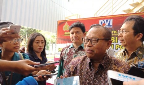 Direktur Utama Badan Penyelenggara Jaminan Sosial (BPJS) Ketenagakerjaan Agus Susanto usai memberikan keterangan pers terkait hak-hak peserta BPJS Ketenagakerjaan yang menjadi korban jatuhnya pesawat Lion Air JT-610, Rabu (31/10), Jakarta. 