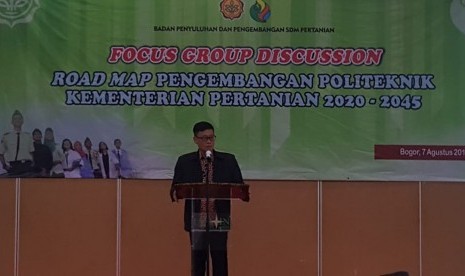 Kepala Badan Penyuluhan dan Pengembangan Sumber Daya Manusia Pertanian (BPPSDMP) Kementerian Pertanian (Kementan), Dedi Nursyamsi mempresentasikan peta jalan pengembangan politeknik kementan