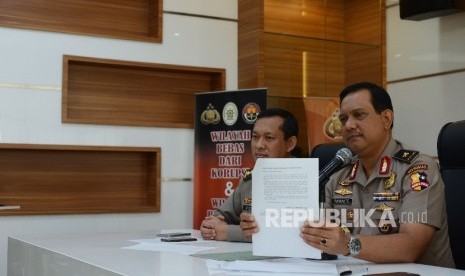 In a press conference on Monday, the Head of Public Relation Bureau, Brigadier General Rikwanto, said the four suspected terrorists were known to plan an attack on a police station in Bunder, Purwakarta, West Java, on the New Year’s eve. 