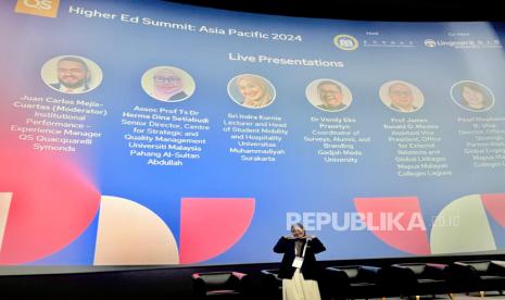 Kepala Bidang Mobilitas & Hospitalitas Mahasiswa Biro Kerjasama dan Urusan Internasional (BKUI) Sri Indra Kurnia, S.KM., MPH tampil sebagai presenter pada acara QS Higher Ed Summit : Asia Pasific 2024 di Macau University of Science and Technology, Macau SAR, Cina.