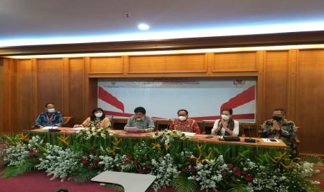 Kepala BPIP Yudian Wahyudi menyampaikan keterangan pers mengenai persiapan upacara peringatan Hari Lahir Pancasila, Jumat (28/5). 