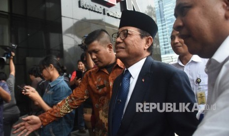 Kepala Daerah Datangi KPK Usai Dilantik. Gubernur Jambi Fachrori Umar (tengah) mendatangi gedung KPK untuk beraudiensi di Jakarta, Rabu (20/2/2019).