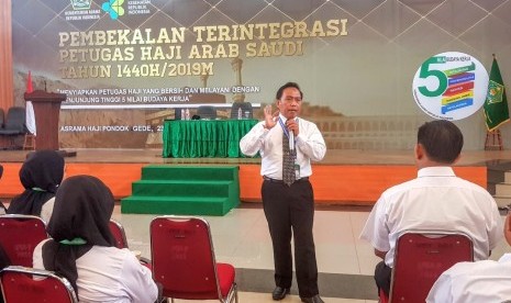 Soal Manasik Haji, Kemenag Sarankan Kemenkes Libatkan KBIHU. Foto:  Arsyad Hidayat saat memberikan materi Pembekelan Petugas Haji Arab Saudi 2019 di Asrama Haji Pondok Gede Jakarta.