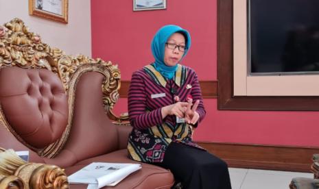  Kepala Dinas Penanaman Modal dan Perizinan Terpadu Satu Pintu  (DPMPTSP) Provinsi Jawa Tengah, Ratna Kawuri. 