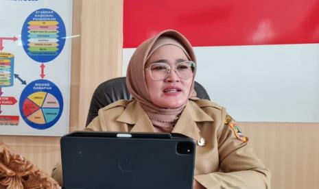 Kepala Dinas Pendidikan dan Kebudayaan (Disdikbud) Provinsi Jawa Tengah, Uswatun Hasanah, menjelaskan pengumuman PPDB SMA/ SMK tahun pendidikan 2022/2023, di ruang kerjanya, Senin (4/7).