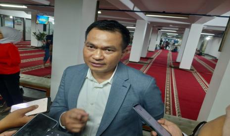 Kepala Disdik Jabar Wahyu Mijaya menerjunkan tim yang akan berkeliling ke sekolah-sekolah untuk memastikan pelaksanaan PPDB.