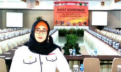 Kepala Divisi Hukum, SDM dan Partisipasi Masyarakat KPU Kabupaten Bandung Barat Ai Wildani Sri Aidah SH MPd. 