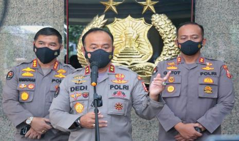 Kepala Divisi Humas Polri Irjen Pol Dedi Prasetyo mengatakan dua dari lima  fasilitator keuangan ISIS pernah diproses hukum di Indonesia oleh Densus 88 Antiteror Polri.