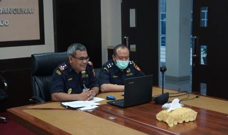 Kepala Kantor Bea Cukai Manado, M Anshar mengajak seluruh instansi yang terlibat dalam kegiatan ekspor bisa membantu para pelaku usaha sehingga dapat memajukan bersama ekspor di Sulawesi Utara.