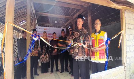 Kepala Kantor Kementerian Agama Kabupaten Gunungkidul H. Mukotip meresmikan program Dapur Gizi di Dusun Ngrombo 2, Kalurahan Balong, Kabupaten Gunungkidul, Jumat (10/1/2025).