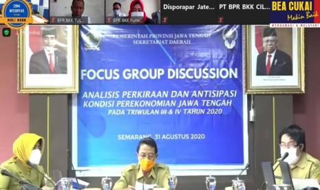 Kepala Kantor Wilayah (Kanwil) Bea Cukai Jawa Tengah dan DIY, Padmoyo Tri Wikanto hadiri focus group discussion (FGD) daring yang digelar Pemerintah Provinsi Jawa Tengah, pada Senin (31/8) dengan bahasan program Pemulihan Ekonomi Nasional bertemakan Analisis Perkiraan dan Antisipasi Perekonomian Jawa Tengah pada Triwulan III dan IV Tahun 2020