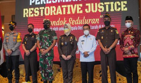 Kepala Kejaksaan Tinggi Jawa Timur meresmikan Rumah Restorative Justice Pondok Seduluran di Desa Pandanrejo, Kecamatan Bumiaji, Rabu (23/3/2022). Peresmian ini turut dihadiri Wakil Wali Kota Batu dan Kepala Kejaksaan Negeri Kota Batu serta jajaran Forkopimda Kota Batu. 