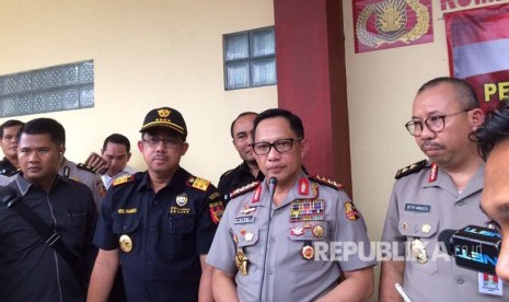 Kepala Kepolisian Republik Indonesia Jenderal Tito Karnavian saat berbicara mengenai pembubaran HTI di RS Polri Kramatjati, Jakarta Timur, Senin (8/5).