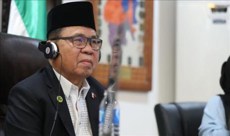 Pemerintah Bangsamoro Bertemu Presiden Filipina. Kepala Menteri Pemerintahan Otonom Bangsamoro di Filipina Al-Hajj Murad Ebrahim.