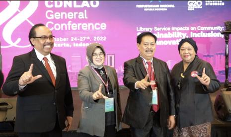 Kepala Perpustakaan Nasional Republik Indonesia (Perpusnas) Muhammad Syarif Bando (ketiga dari kiri) ketika menghadiri The 28th General Conference of Directors of National Libraries in Asia and Oceania (CDNLAO) di Jakarta, Selasa (25/10/2023).