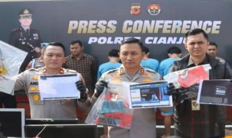 Ilustrasi Polisi mengungkap kasus judi online