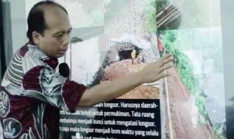 Kepala Pusat Data, Informasi dan Hubungan Masyarakat BNPB, Sutopo Purwo Nugroho