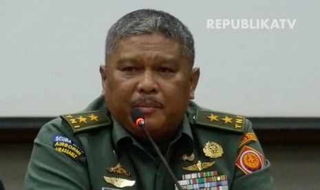 Kepala Pusat Kesehatan TNI AD Mayjen dr. Bambang DH 