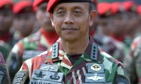 Kepala Staf Angkatan Darat (KSAD) Jenderal Mulyono.