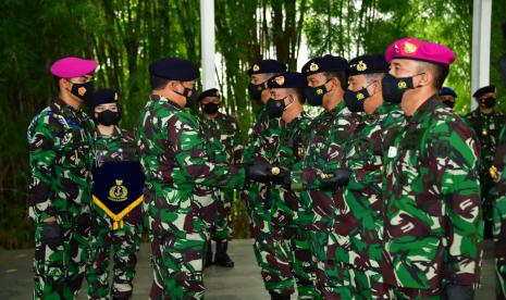 Kepala Staf Angkatan Laut (KSAL) Laksamana Yudo Margono memimpin serah terima jabatan (sertijab) lima jabatan strategis Tentara Nasional Indinesia Angkatan Laut (TNI AL).