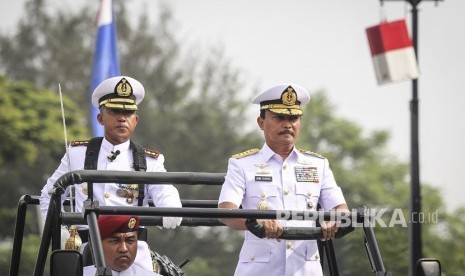 Kepala Staf Angkatan Laut Laksamana TNI Siwi Sukma Adji (kanan).