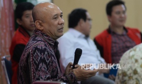 Kepala Staf Kepresidenan Teten Masduki (kiri) 