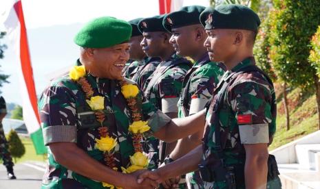 Kepala Staf Kostrad Mayjen Muhammad Saleh Mustafa dipromosikan menjadi Panglima Kostrad.