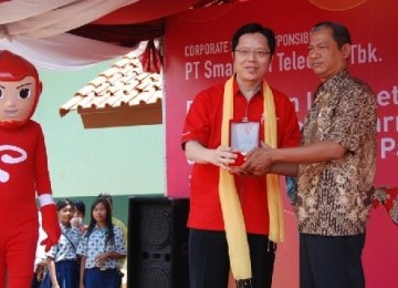 Kepedulian Smartfren Terhadap Masyarakat dan Dunia Pendidikan 