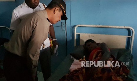 Kepolisian menyusuri korban-korban penyakit Campak di Kabupaten Asmat, Papua