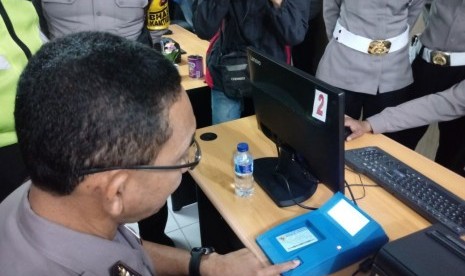 Kepolisian Resor Bogor Kota mulai membuka layanan pembuatan SIM secara online atau daring, Selasa (16/1)