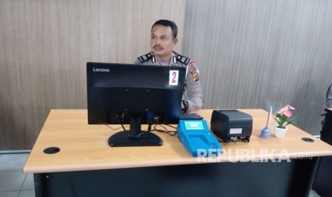 Kepolisian Resor Kota (Polresta) Bogor Kota mulai membuka layanan pembuatan Surat Izin Mengemudi (SIM) secara online.  Satuan Lalu Lintas Polresta Bogor Kota menghentikan sementara pelayanan SIM pada Ahad (22/1/2023) dan Senin (23/1/2023). Penghentian layanan SIM ini dilakukan dalam rangka hari libur Tahun Baru Imlek dan cuti bersama.