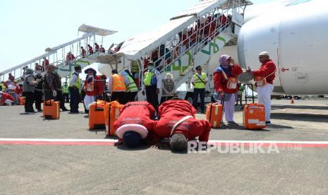  Umat dianjurkan daftar haji sebelum usia 40 tahun. Foto:  Kepulangan jamaah haji ke tanah air (Ilustrasi)